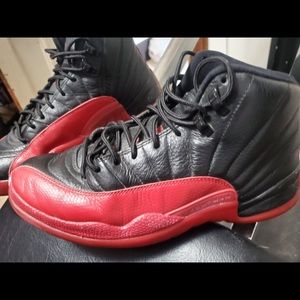 JORDAN RETRO 12 FLU GAME MENS SIZE 9 USED